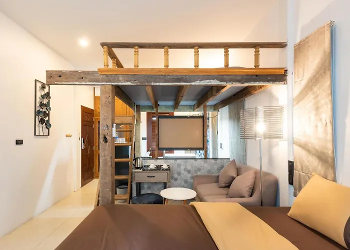 Hostel Tepbunthom