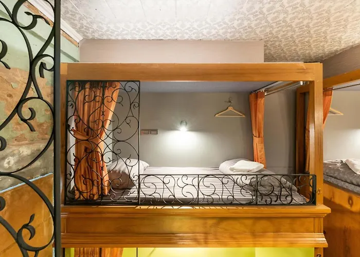 Tepbunthom Hostel